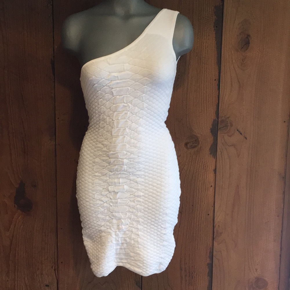 NEW SEXY WHITE ONE SHOULDER GUESS FITTED SEXY BODY CON FITTED DRESS sm & md
